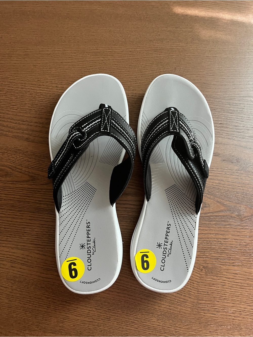 NWT Clarks Women's Black and White Cloudsteppers Slide Sandals
